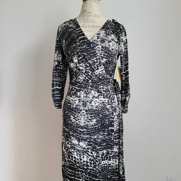 Dress - Picture 1 of 6